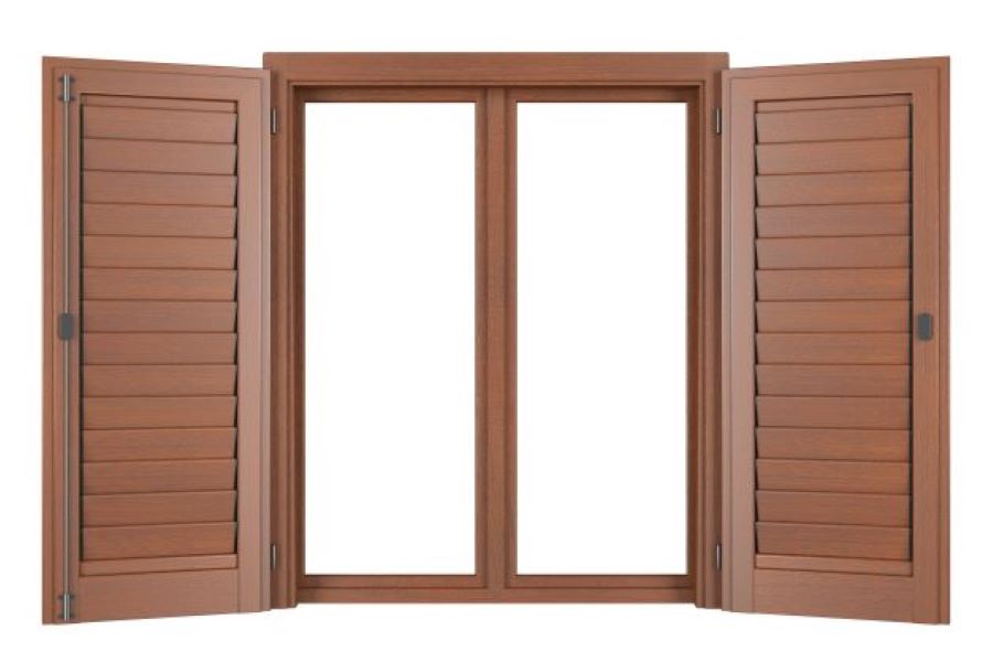 Lesena okna in vrata lepo dopolnijo videz vsake hiše